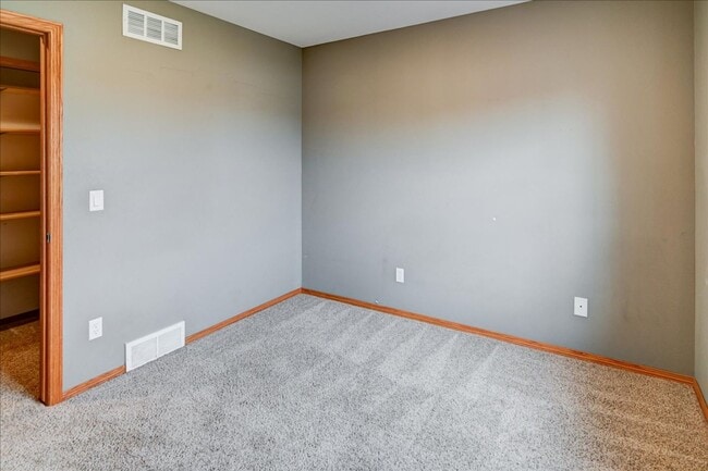 Building Photo - 400 Muirfield Ct