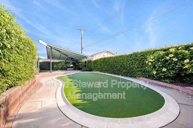 Building Photo - 5111 Roxborough Dr