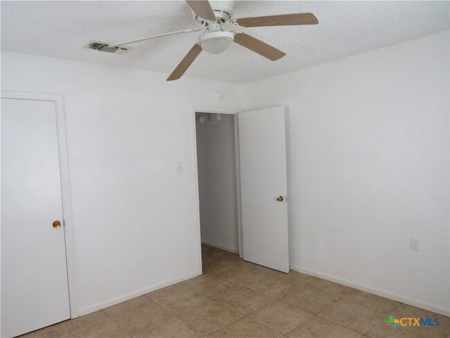 Building Photo - 910 Dryden Ave