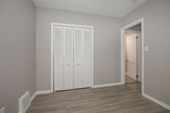 Building Photo - 4011 Dawnshire Ave