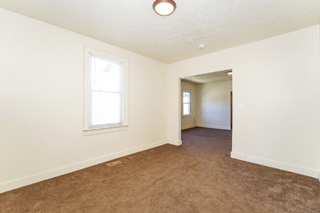 Building Photo - 3460 Erin Ave