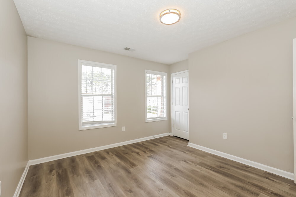 Building Photo - 733 Sinclair Way