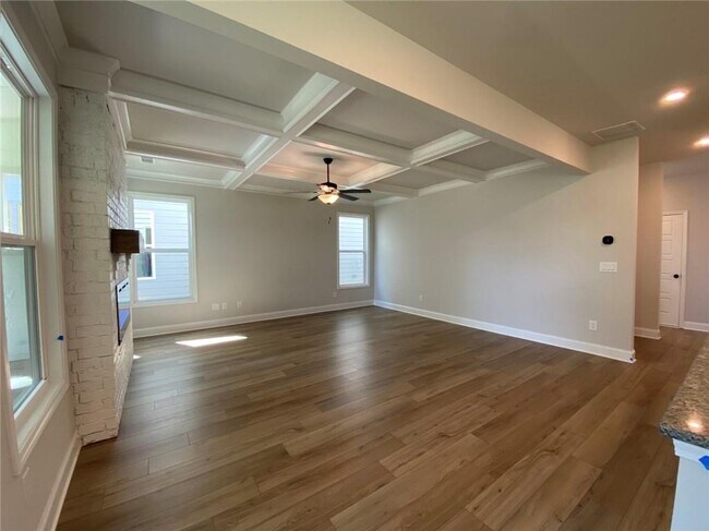 Building Photo - 5037 Silver Fox Trl