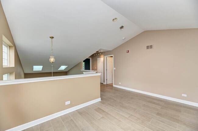 Building Photo - 3015 Kentshire Cir