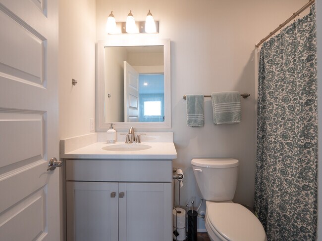ebsuite to 3rd bedroom space - 3498 Habenaria Rd