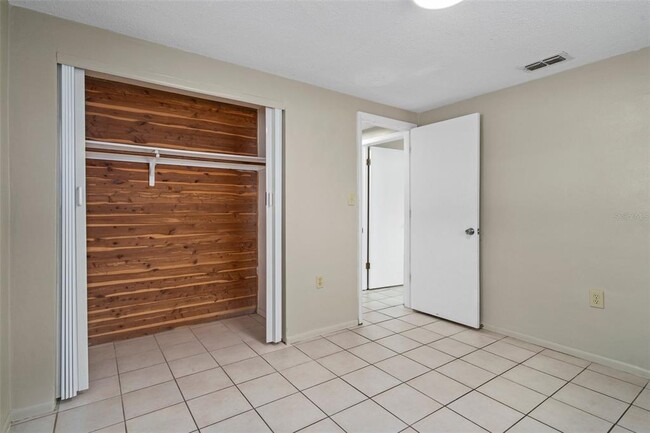 Building Photo - 10014 Sleepy Hollow Ln
