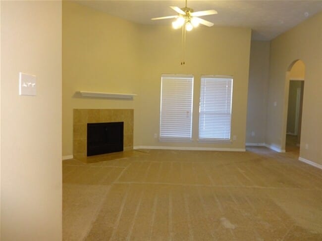 Building Photo - 28819 Hidden Cove Dr