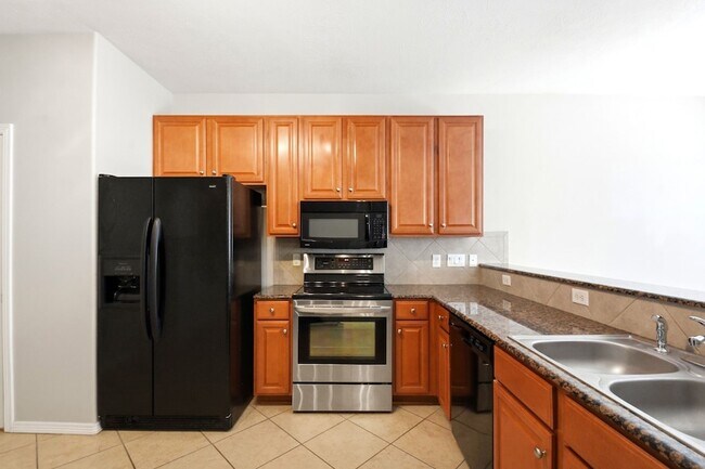 Building Photo - 930 Sterling Creek Cir
