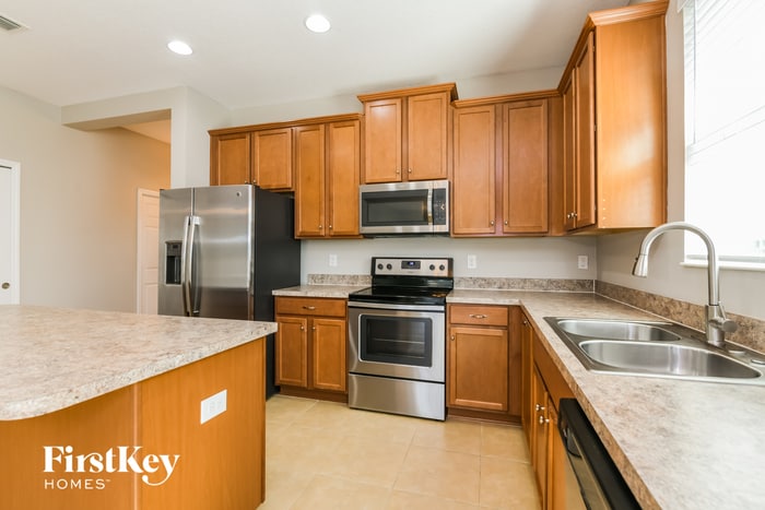 Building Photo - 2481 Sanderling St