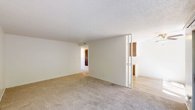Building Photo - 823 Las Gallinas Ave