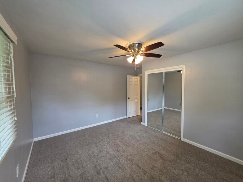 Building Photo - 4509 Wakonda Pky