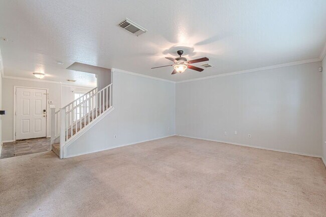 Building Photo - 164 Springtree Hollow