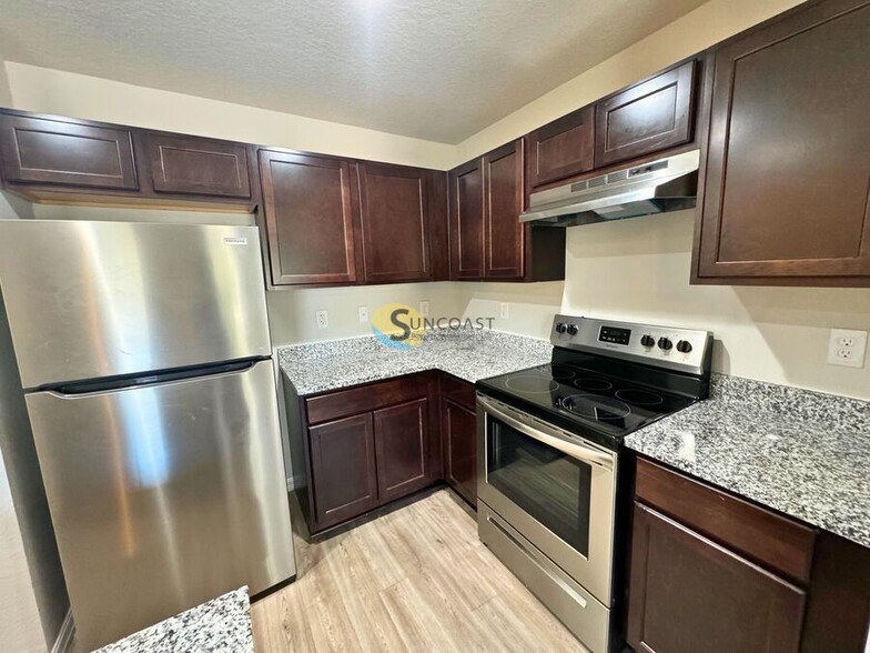 Building Photo - 7656 Mailes Ct