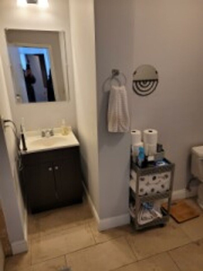 Building Photo - Renovated North End 3 Bed on Fleet St for Sept 1st, 2026.  Students Welcome!!!