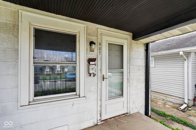 Building Photo - 937-939 N Drexel Ave