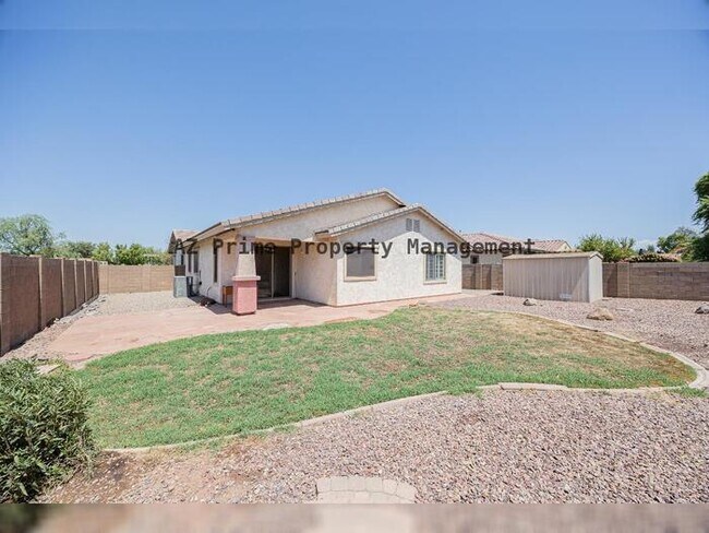 Building Photo - 3681 E Yellowstone Pl