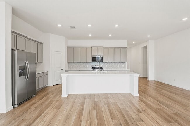 Building Photo - 6407 Amberwood Dr
