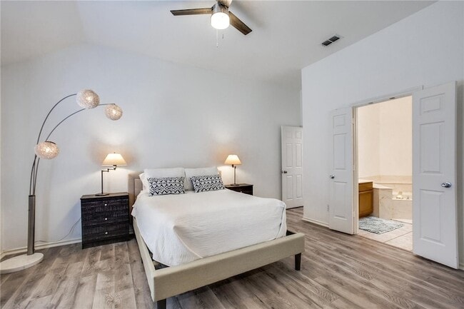 Building Photo - 3306 Ashleaf Dr