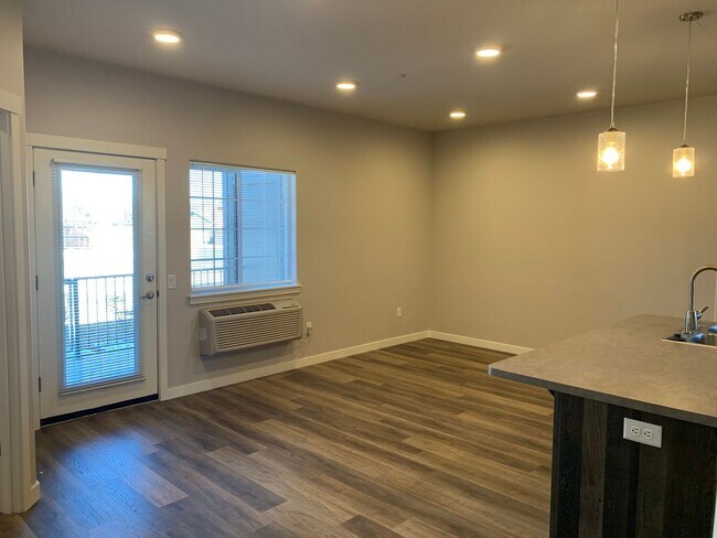 Building Photo - Great New Lava Ct Apartments!