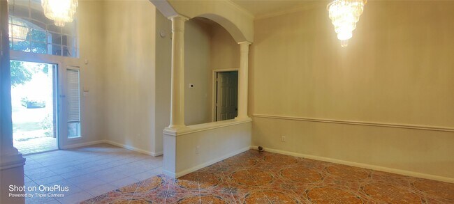 Building Photo - 3302 E Cedar Hollow Dr