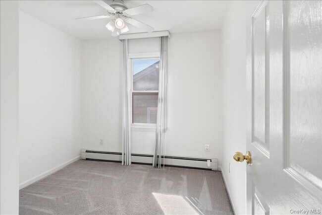 Building Photo - 27 Woodside Ave