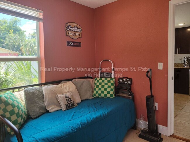 Building Photo - 1711 E New Orleans Ave