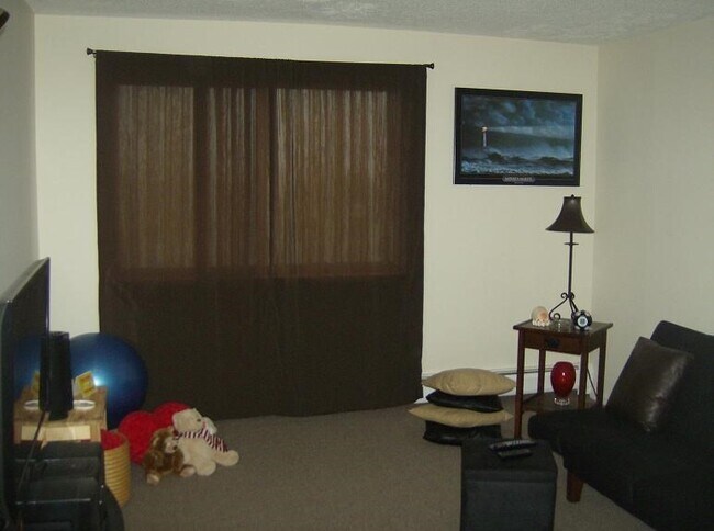 Building Photo - 151 Coolidge Ave