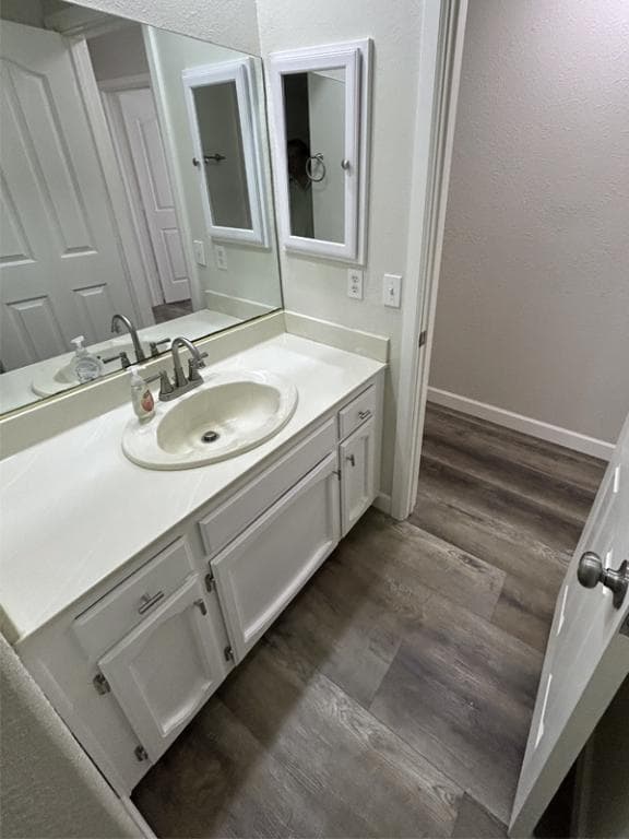 Building Photo - 13635 Elm St