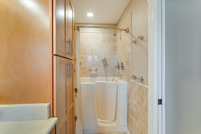 Building Photo - 1439 Mohawk Rd