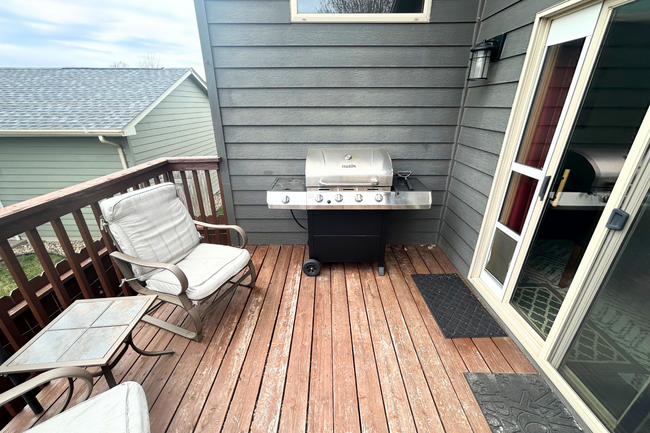 Building Photo - Spacious & Stylish Home in a Prime Location!