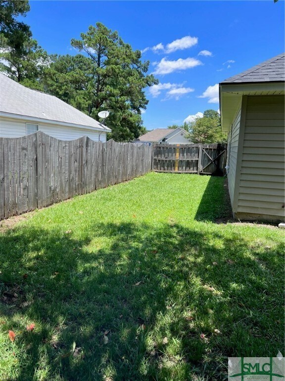 Building Photo - 132 Longleaf Cir