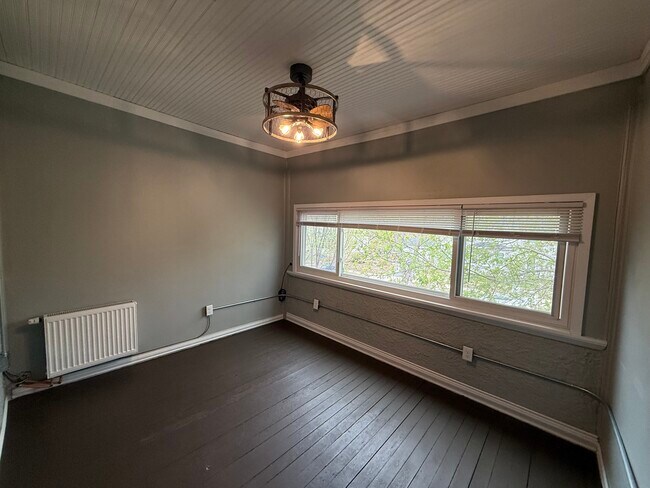 Building Photo - 780 Curfew St