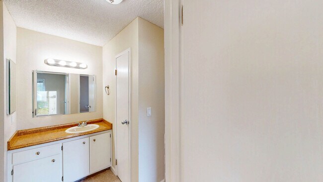 Building Photo - 481 Ignacio Blvd