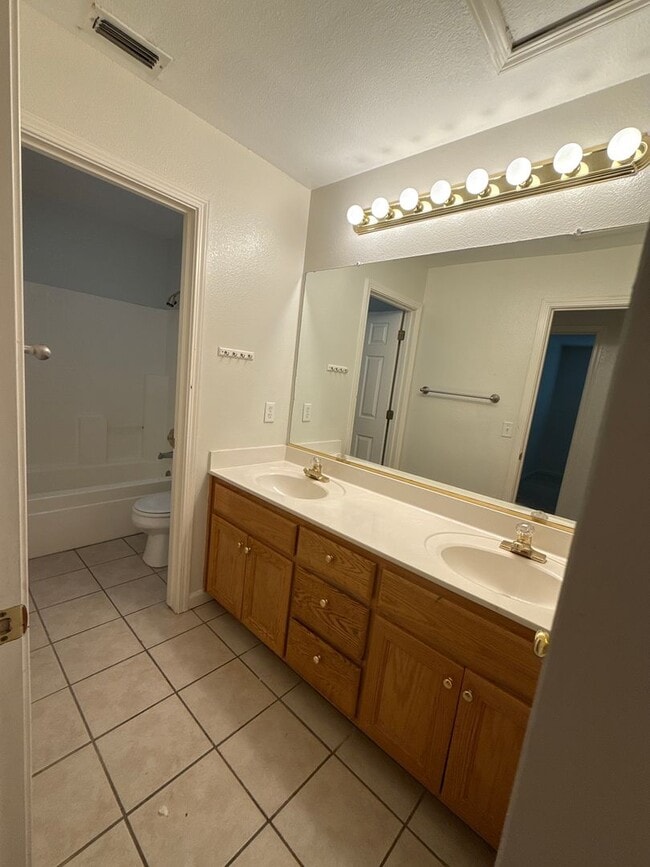 Building Photo - 6 Bed / 4 Bath Gated Brookside Home – Lincoln Unified Schools