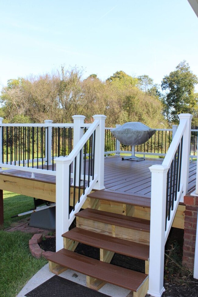 Building Photo - Coming Soon in Farragut!