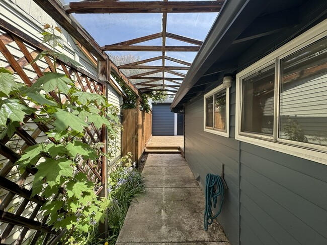 Building Photo - 2393 Emerald St