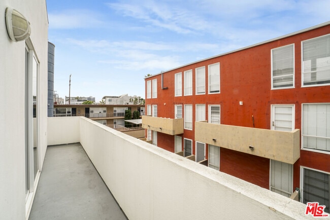Building Photo - 115 Galleon St