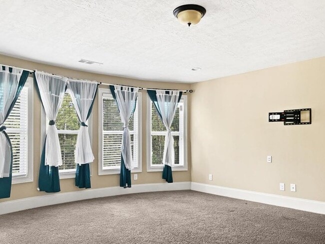 Building Photo - 8614 Crenshaw Dr
