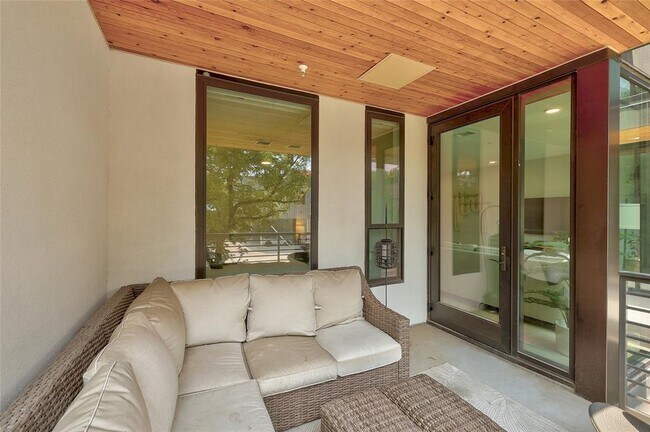 Building Photo - 1600 S 1st St