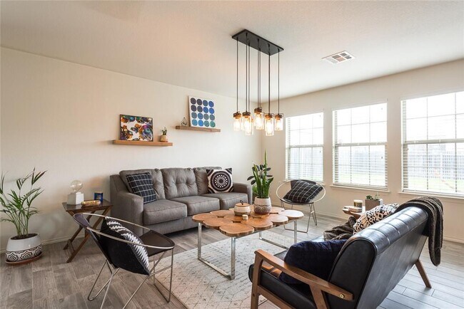 Building Photo - 5511 Apple Orchard Ln
