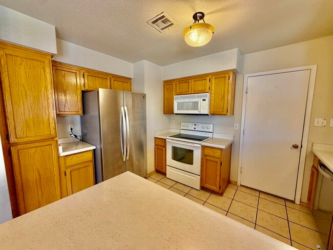 Building Photo - 2783 W 29th Ln
