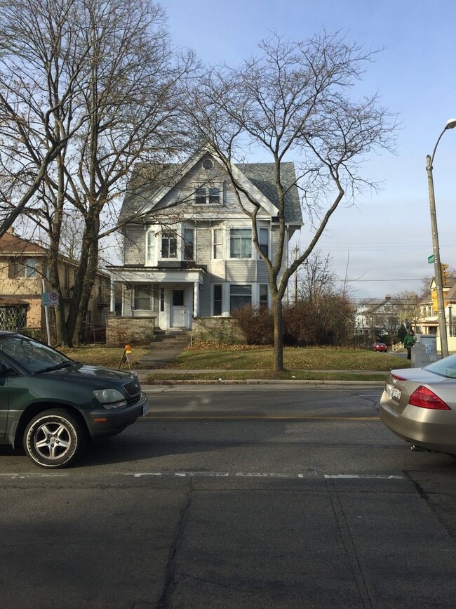 Building Photo - Downer Lower house