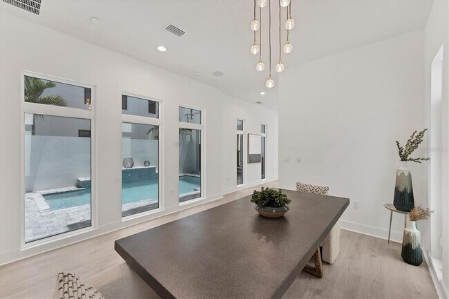 Building Photo - 6028 Red Mangrove Ln