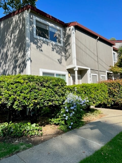 Primary Photo - 901 Veterans Dr