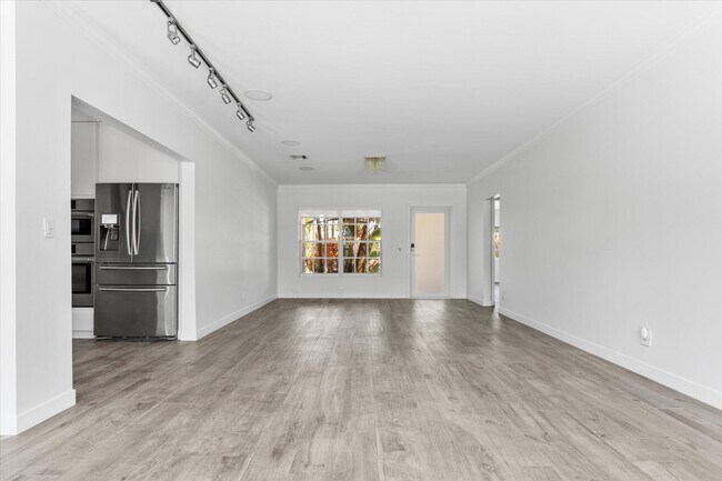 Building Photo - 8934 Emerson Ave