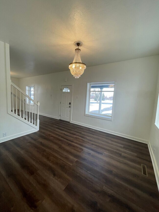 Building Photo - Charming home in Beautiful Brigham City!