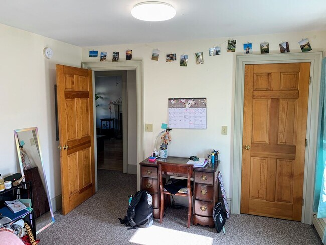 Building Photo - University Student Rental- Available for t...