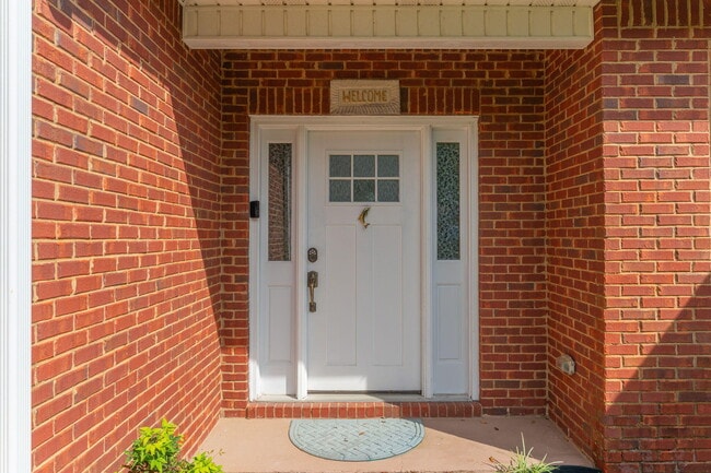 Building Photo - 1729 Wren Way