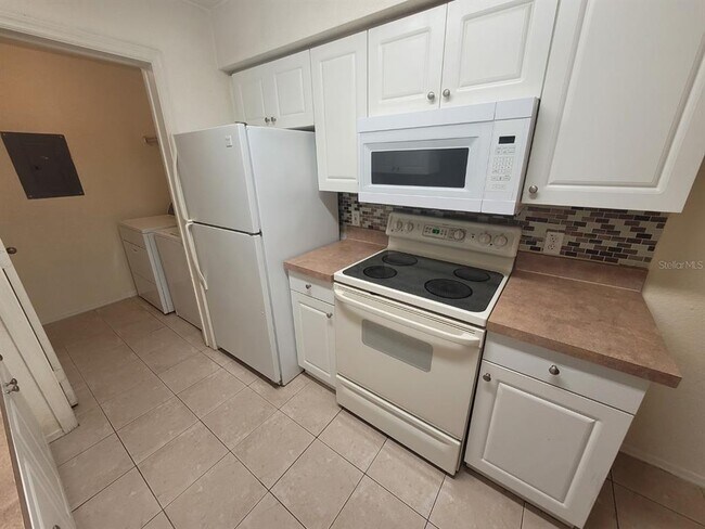 Building Photo - 36101 Deer Creek Dr
