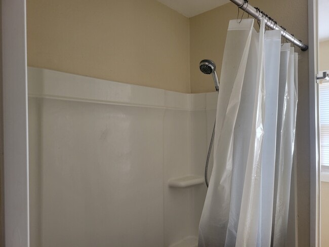 Building Photo - 819 Beattie Cir